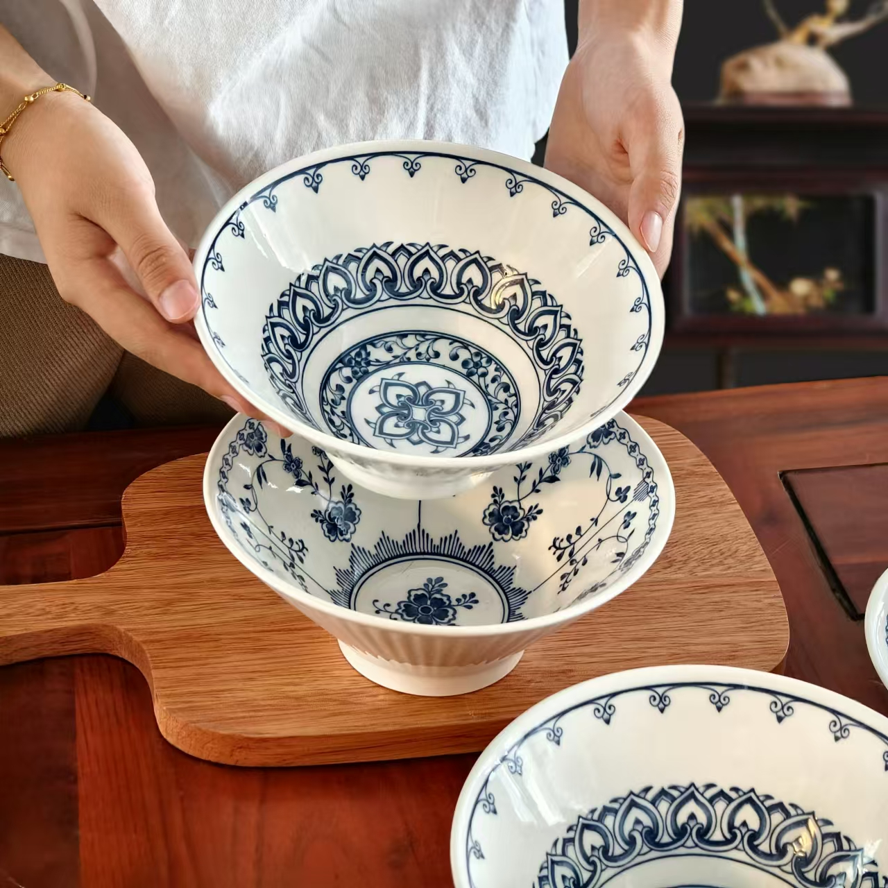 青花7英寸斗笠碗混发-莲花、芙蓉